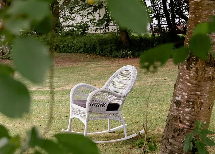 Idyllic Romantic 